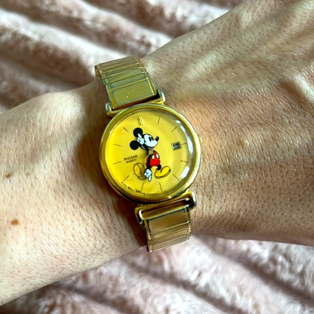 Pulsar Gold Mickey Mouse Watch - Picture 2 of 7